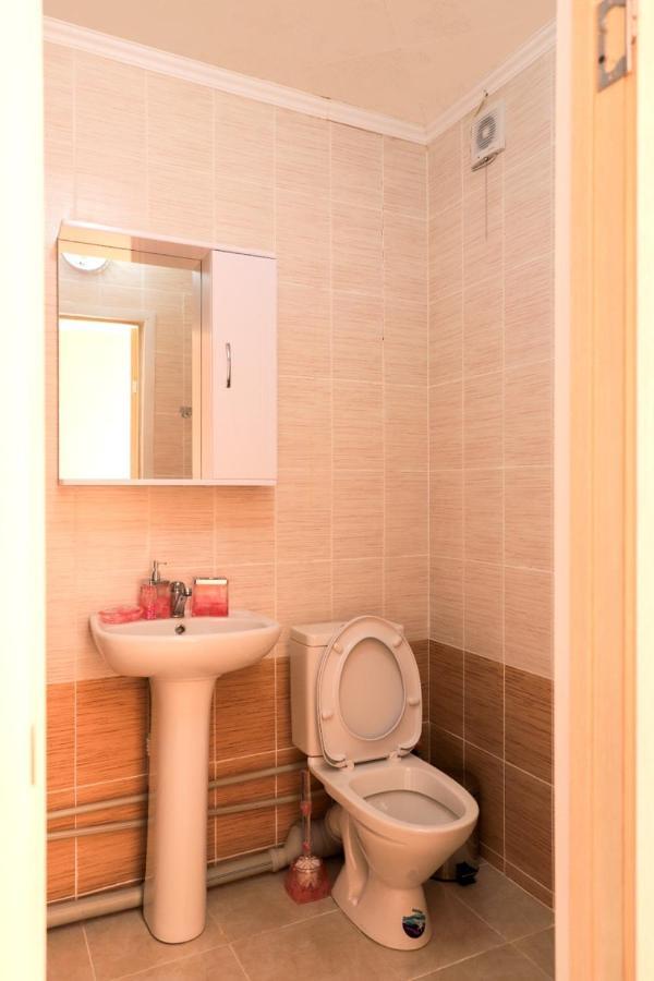 Семейная Зона Отдыха Lafa Hotel Balqash Ngoại thất bức ảnh