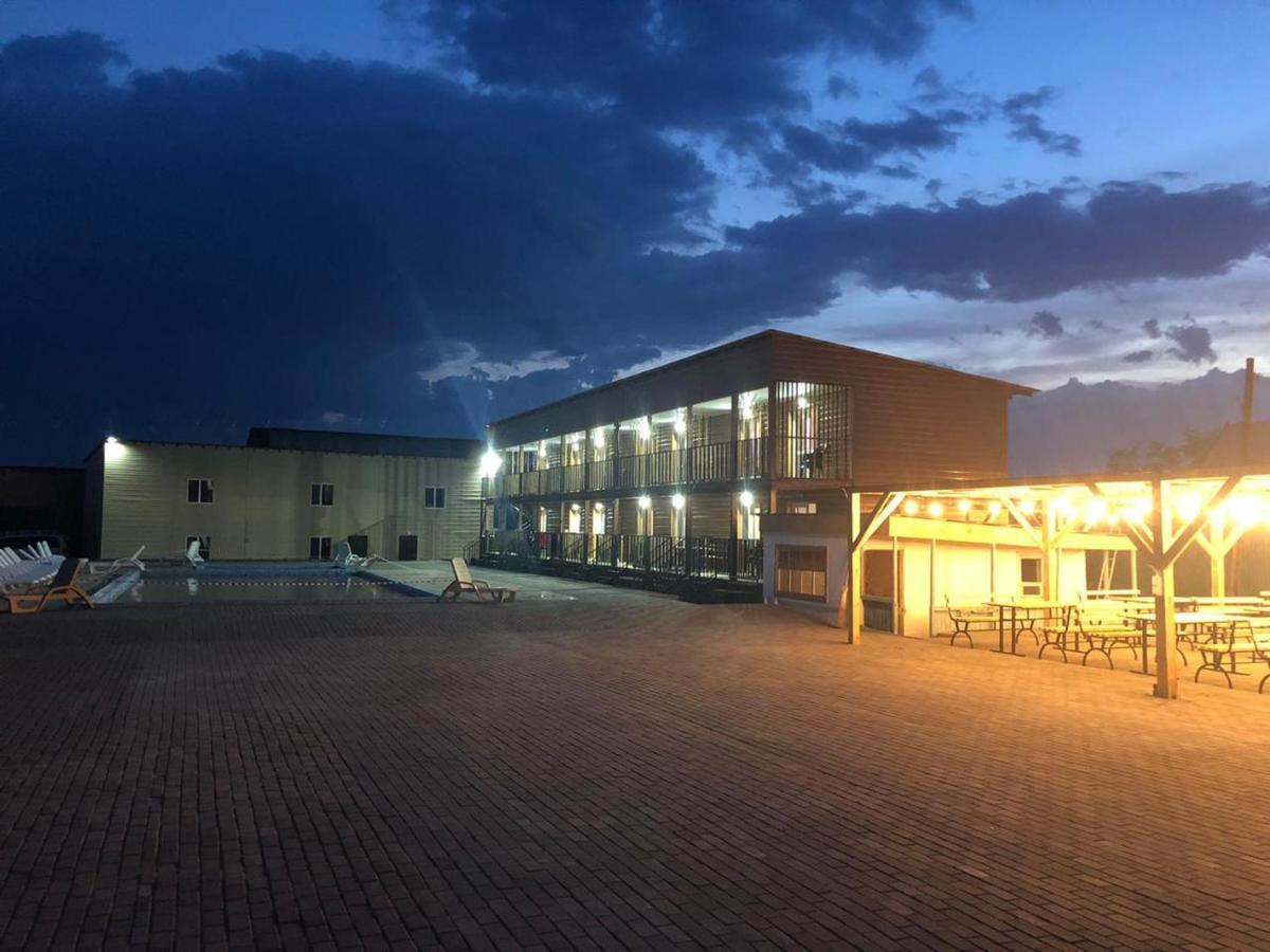 Семейная Зона Отдыха Lafa Hotel Balqash Ngoại thất bức ảnh