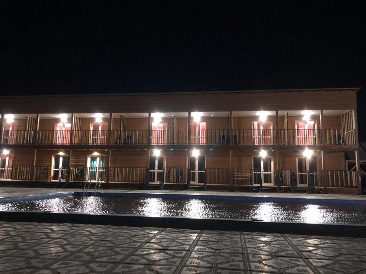 Семейная Зона Отдыха Lafa Hotel Balqash Ngoại thất bức ảnh